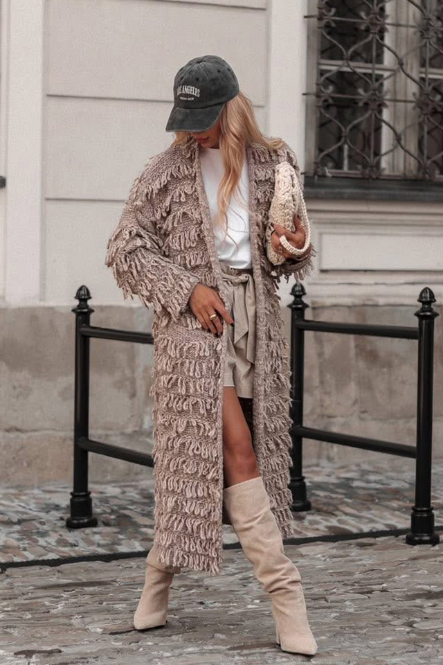 dlugi-damski-sweter-bezowy-fredzle